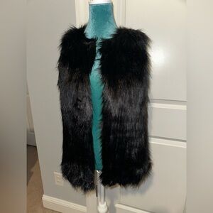 Black Faux Fur Vest 🖤✨